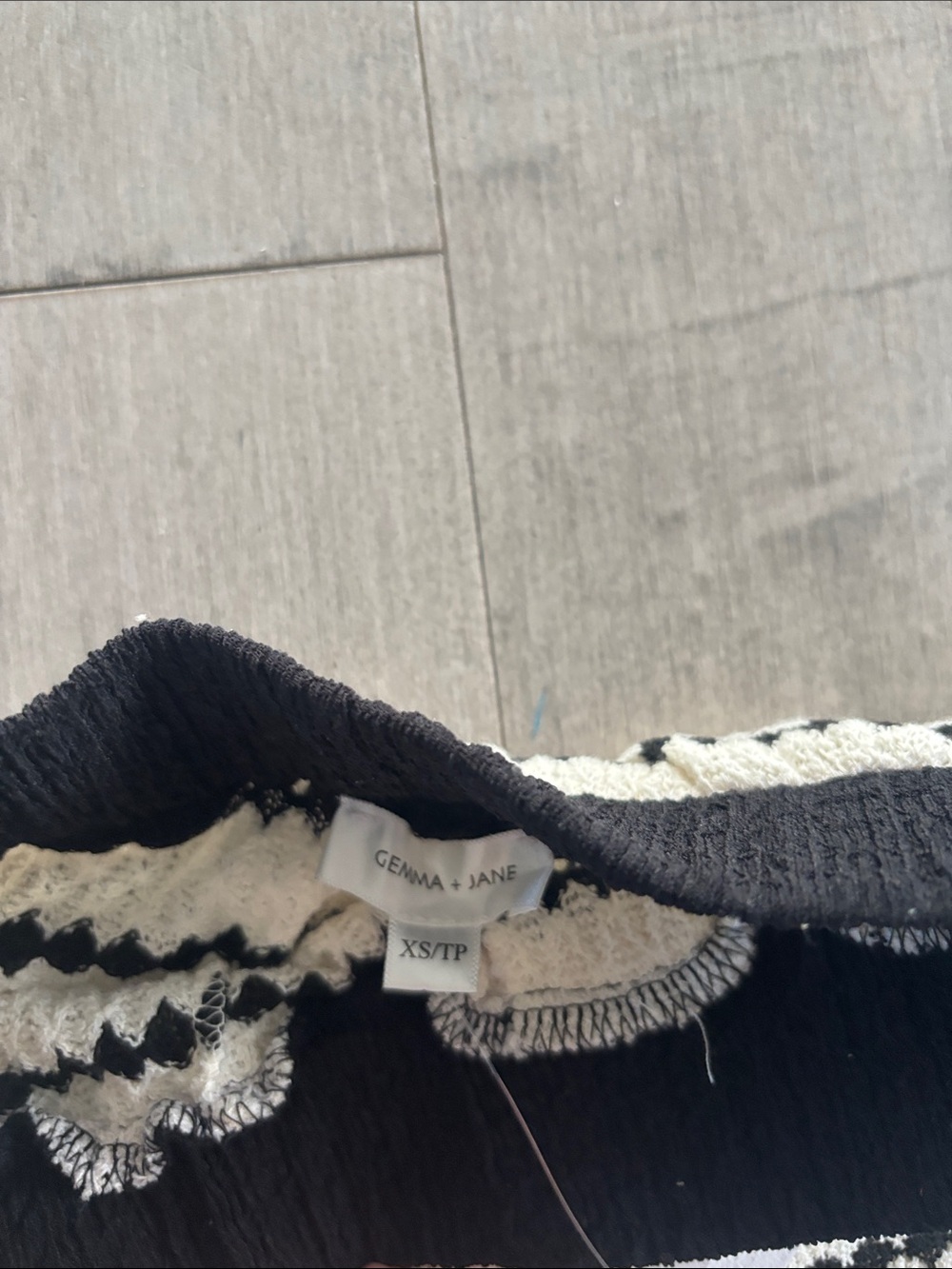 Black & White Wide Leg Knit Pants - Picture 3 of 8